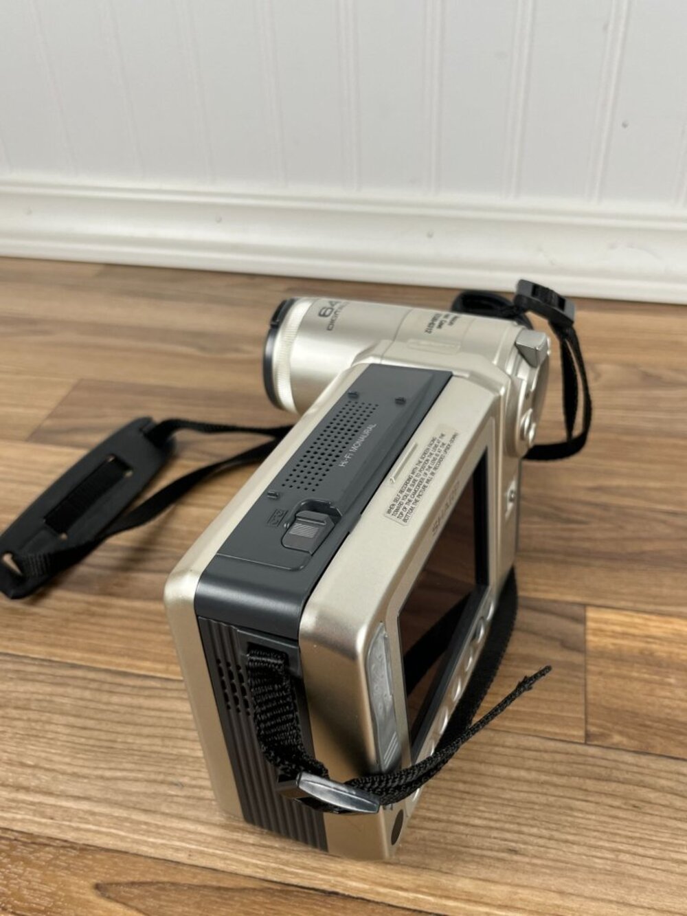 Sharp VL-E785 Viewcam Camcorder Camera & Accessories Tapes TESTED NO BATTERY CHA - Picture 13 of 16